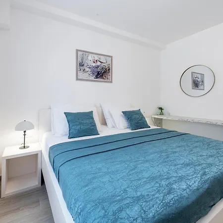 Tila Luxury Apartment *